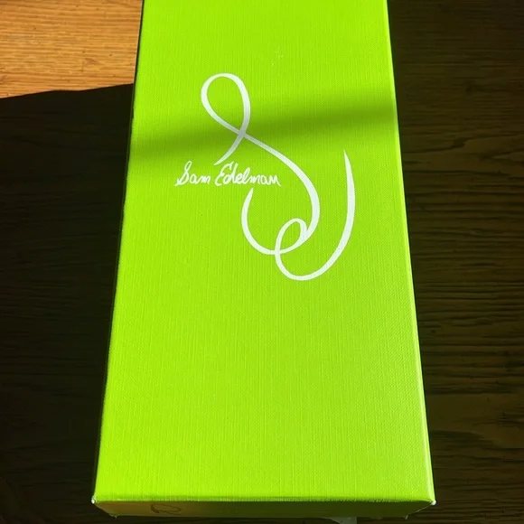 🎉NWOTINBOXSamEdelman BeigeBallet Flat8.5 MClassicStyle&Color TimelessAllSeasons
